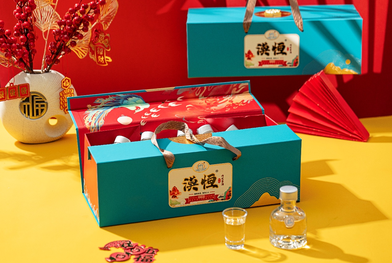 漠恒酒贺新春 纯粮佳酿礼传情