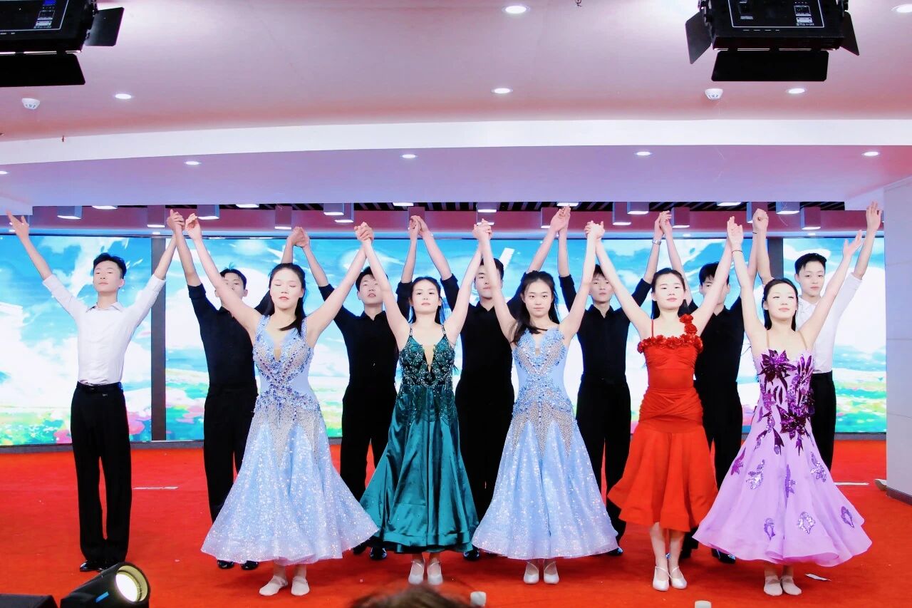 1781337185427224.jpg 课件预览
